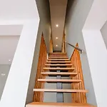 Lovely Fully Equipped Near Subway N11 - Shared Bathroom With Another Apartmán *