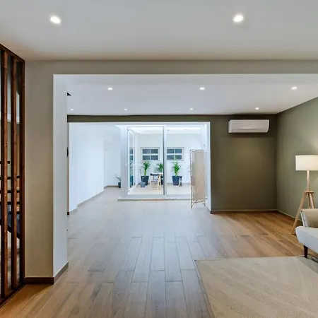 아파트 Lovely Fully Equipped Near Subway N11 - Shared Bathroom With Another
