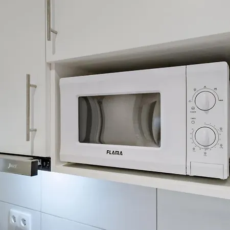 Lovely Fully Equipped Near Subway N11 - Shared Bathroom With Another Apartamento *