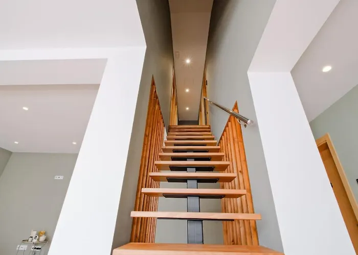 Lovely Fully Equipped Near Subway N11 - Shared Bathroom With Another Apartament *