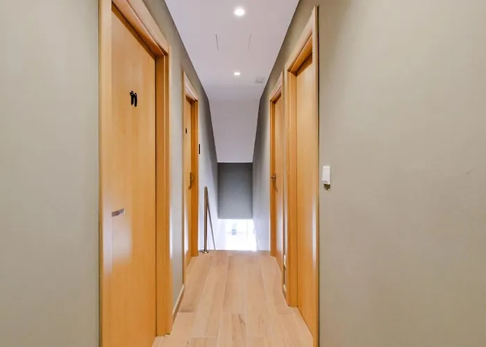 Apartament Lovely Fully Equipped Near Subway N11 - Shared Bathroom With Another Lizbona