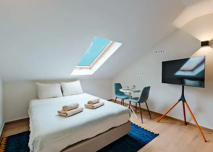 Apartament Lovely Fully Equipped Near Subway N11 - Shared Bathroom With Another